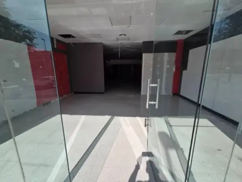 Local comercial en Via Europa