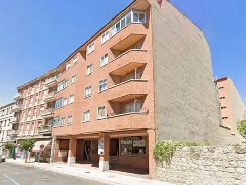 Piso en calle de Cuartel de la Montaña