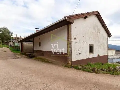 Casa rústica en Salas