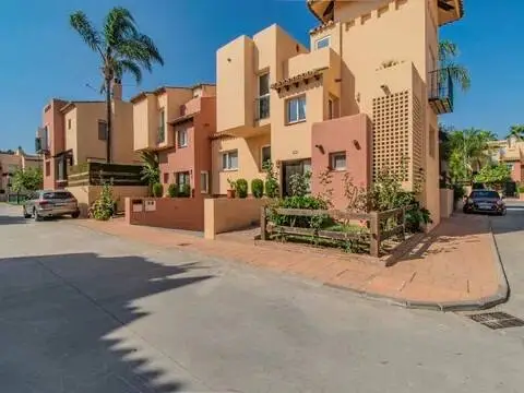 Casa adosada en La Campana-Altos del Rodeo