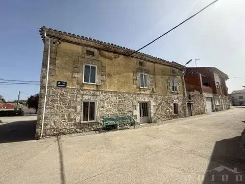Casa rústica en Renuncio