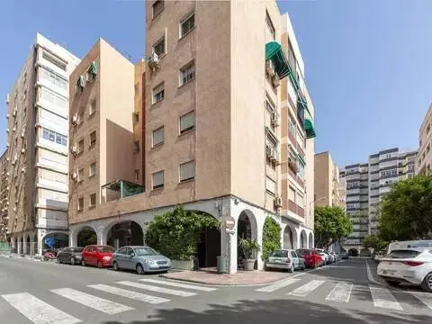 Local comercial en Oliveros-Altamira-Barrio Alto