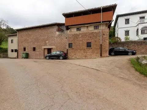 Casa rústica en Salas