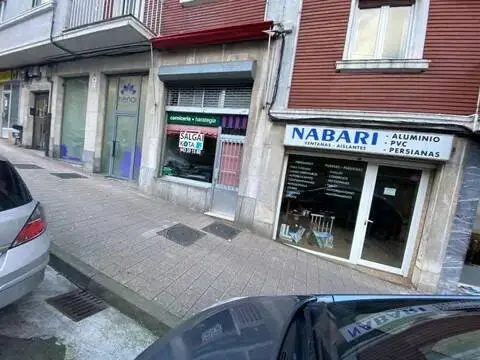 Local comercial en calle de Juan Guisasola