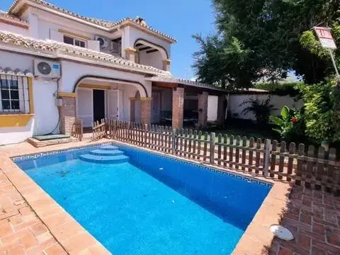 Chalet en Urbanización Lomas del Río Verde