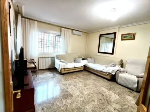 Casa en Plaza de Toros-La Guija-Santa María-Ciudad Jardín-Los Rosales