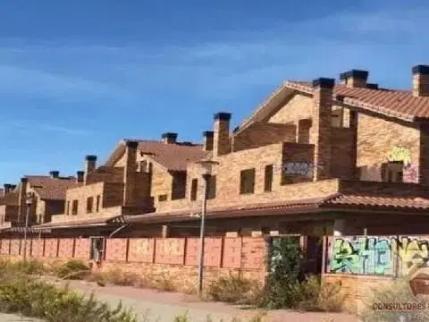 Edificio en Avenida de los Viñales