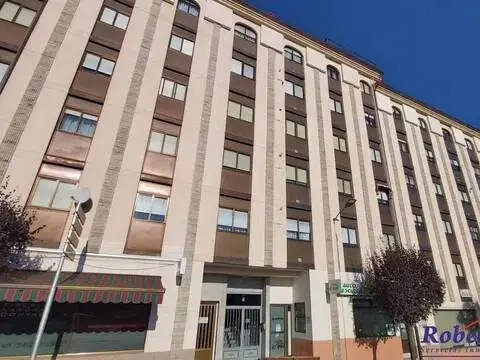 Piso en calle del Ferrocarril