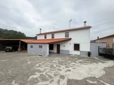 Chalet en A Chantada (Requeira)