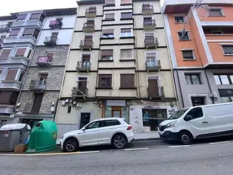 Local comercial en calle de Isasi