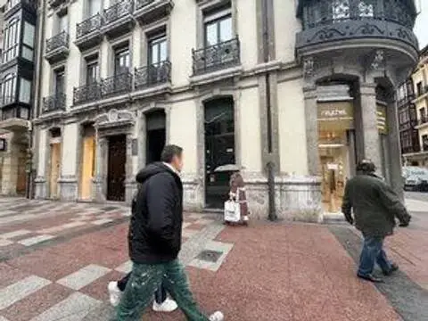 Local comercial en calle de Uría