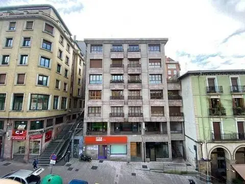 Local comercial en Plaza de Untzaga