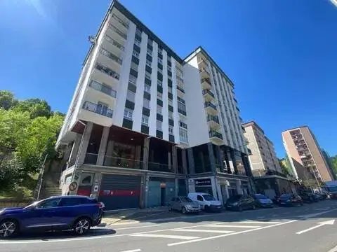 Local comercial en calle de Barrena