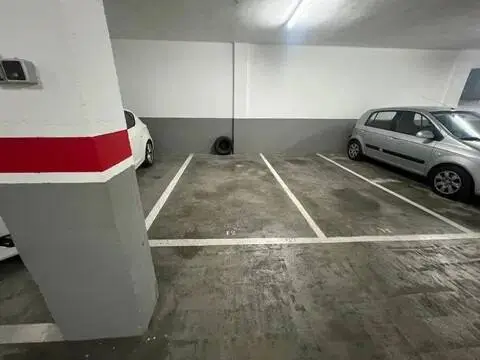 Garaje en Carrer d'Agustí i Milà