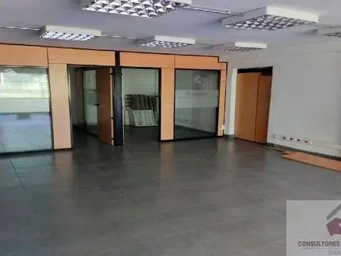 Oficina en calle de Silveria Fañanas