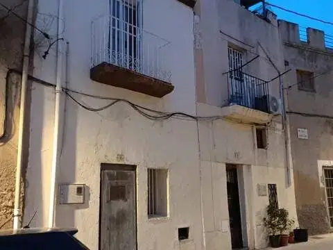 Casa adosada en Carrer de Santa Clara
