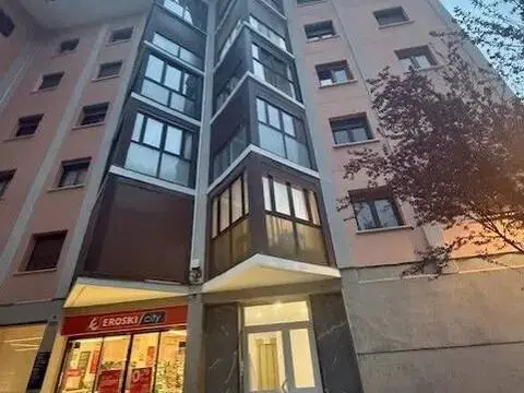 Piso en calle Bitiria, 67