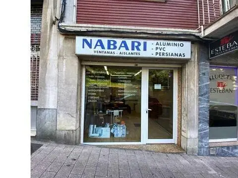 Local comercial en calle de Juan Guisasola