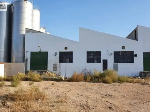 Nave industrial en Aspe