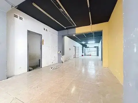 Local comercial en Carrer de Sugranyes