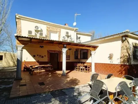 Casa en Plaza de Toros-La Guija-Santa María-Ciudad Jardín-Los Rosales