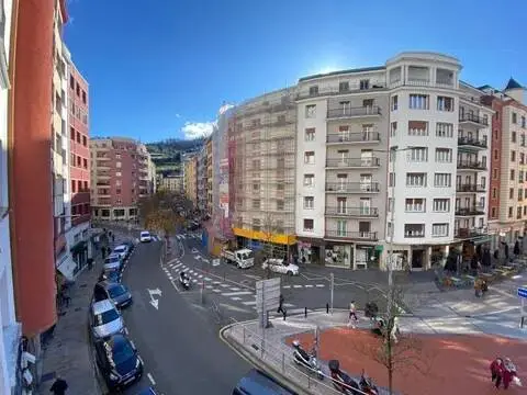 Piso en calle de Julián Etxeberria
