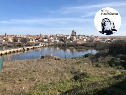 Terreno en calle Victimas Del Terrorismo