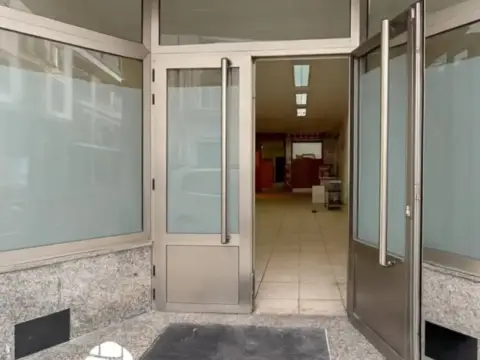 Local comercial en calle de Tuy