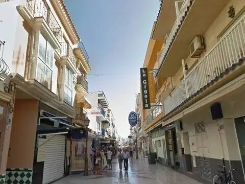 Local comercial en La Carihuela