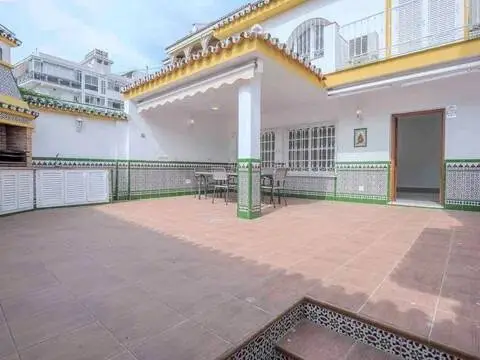 Casa adosada en calle Francisco Penuelas, 1