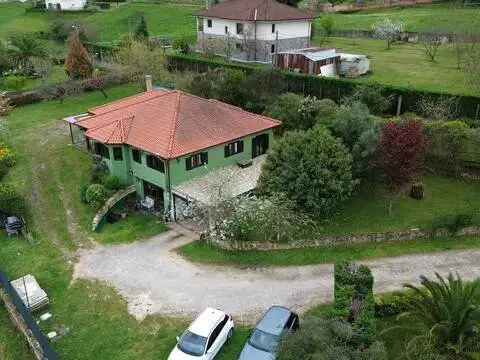 Chalet en San Claudio-Trubia-Las Caldas