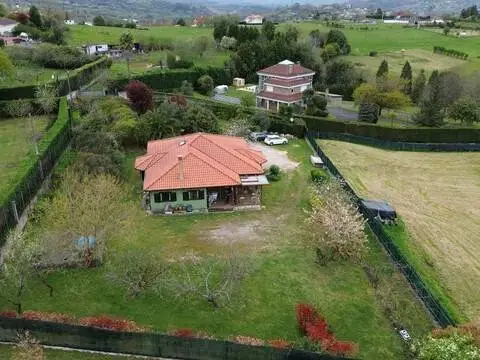Chalet en San Claudio-Trubia-Las Caldas