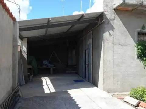 Nave industrial en calle del Regato