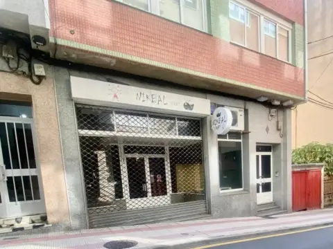 Local comercial en calle de Eugenio Carre