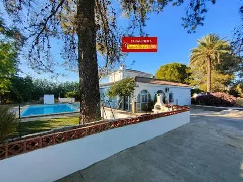 Chalet en Carmona
