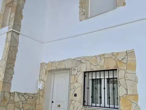 Casa adosada en calle Bellavista, 10