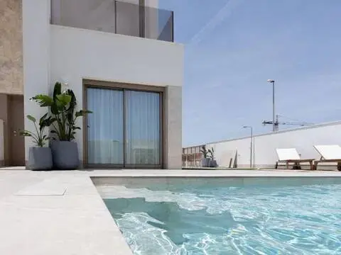 Chalet en Los Alcázares