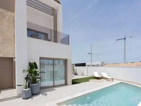 Chalet en Los Alcázares
