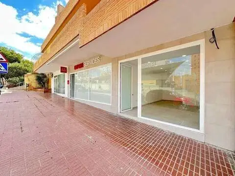 Local comercial en calle de los Pajares