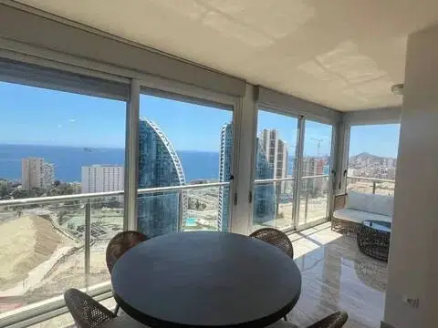 Piso en calle Presidente Adolfo Suarez