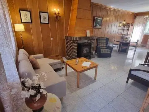 Casa en Navaluenga