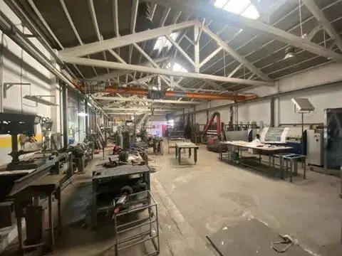 Nave industrial en Almeda