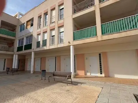 Local comercial en calle Plaza de Espana