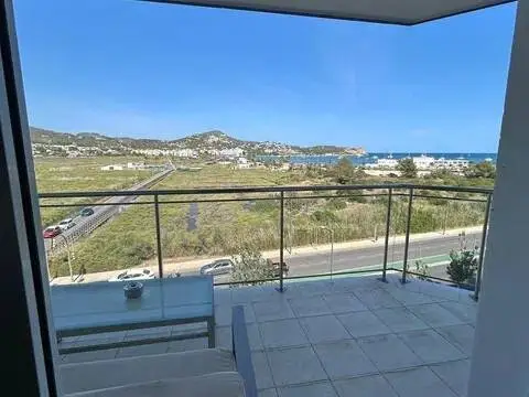 Piso en calle Avenida 8 D'agost, 26