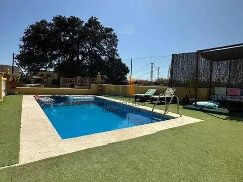 Chalet en Núcleo