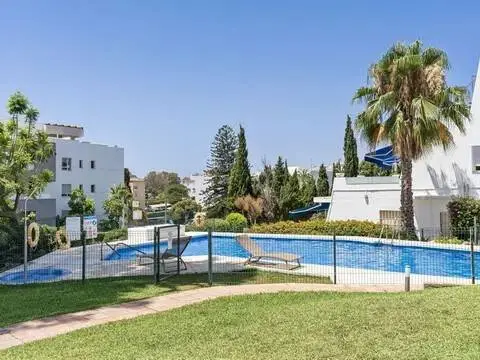 Piso en Nueva Andalucía-Centro