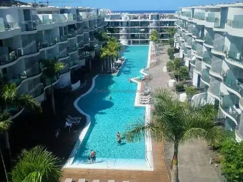 Piso en Avenida Palm-mar