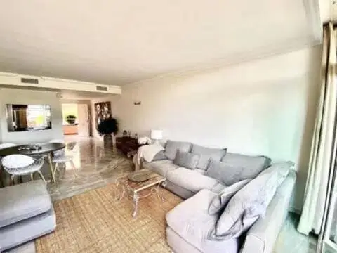 Piso en calle Magna, 6