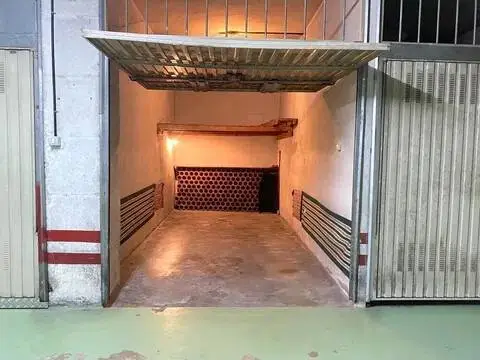 Garaje en calle de Diputazio