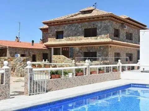Chalet en Casasimarro